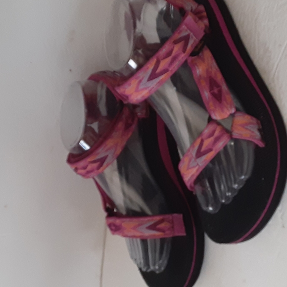 Shoes - TEVA  sandalia  size  8 women poco desgaste en la parte de atras ver tercera fot